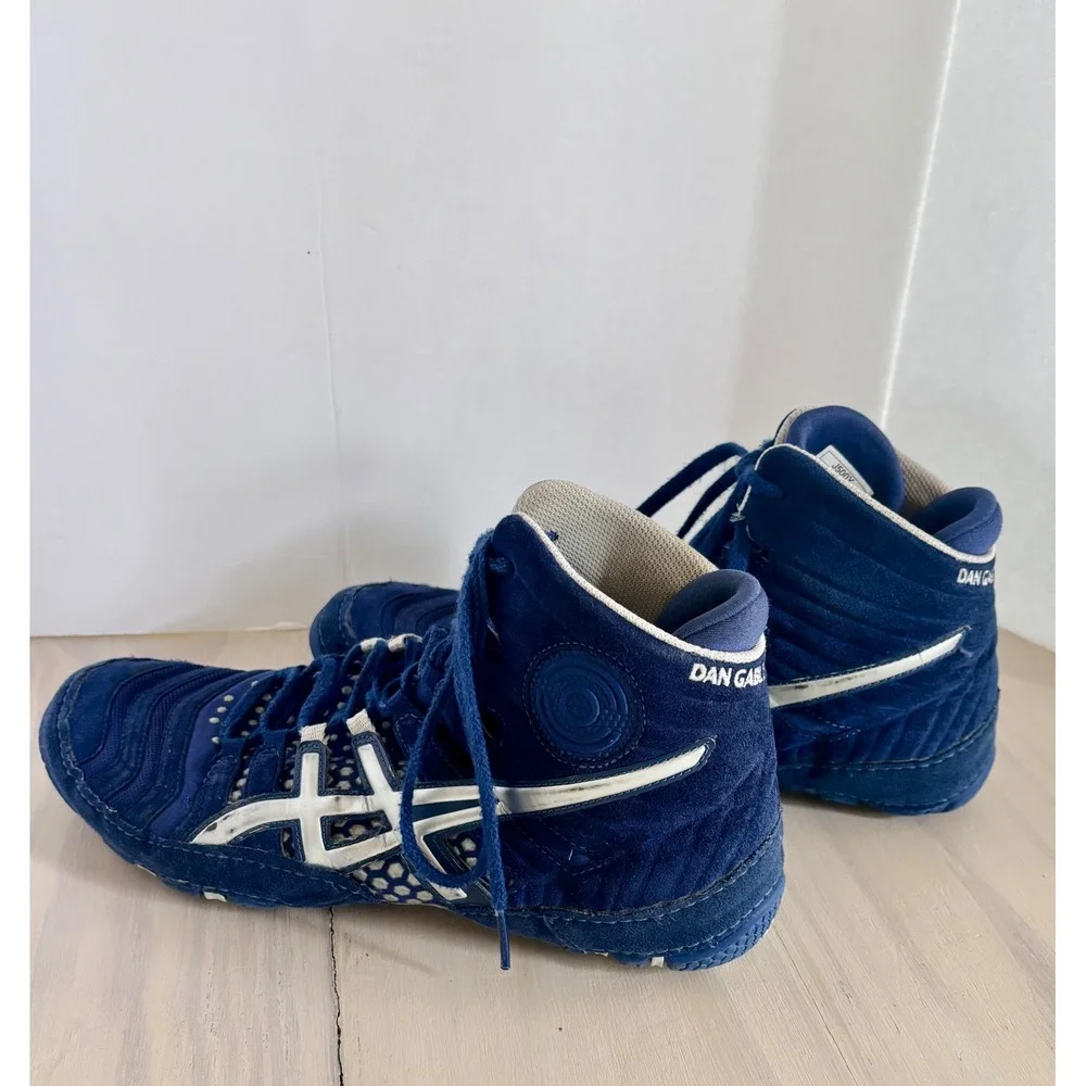 Asics Dan Gable Ultimate Wrestling Shoes Navy Blue Silver J500Y Mens Size 9.5